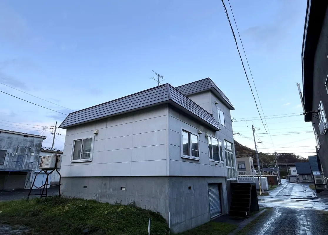 北海道留萌市東雲町1丁目［築36年］4LDK（2）