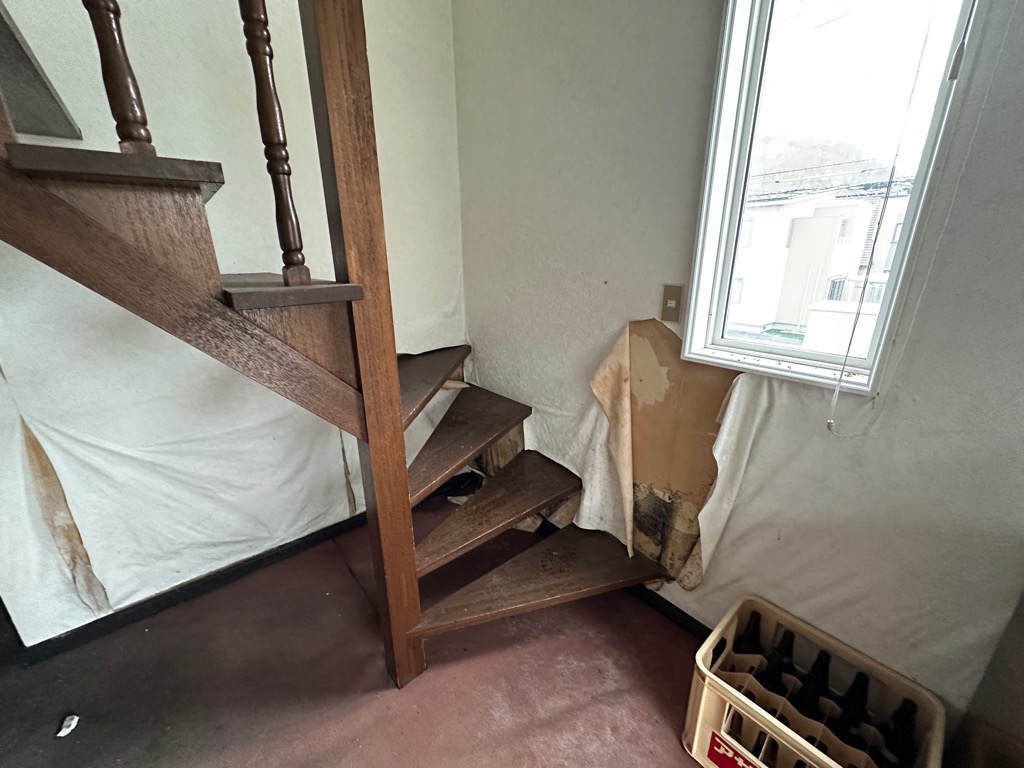 北海道留萌市東雲町1丁目［築36年］4LDK