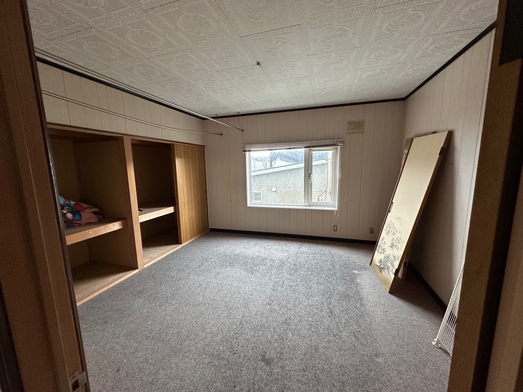 北海道留萌市東雲町1丁目［築36年］4LDK