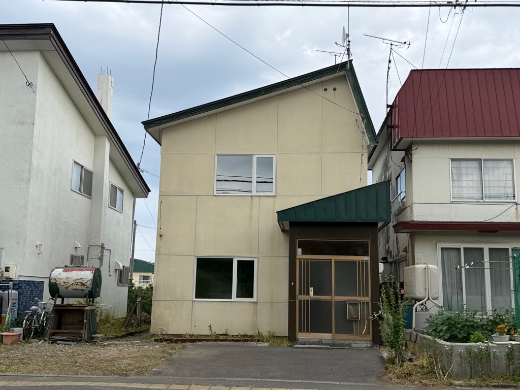 北海道留萌市千鳥町２丁目１３６番地［築５０年］